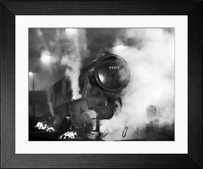 Framed Print : A London Midland & Scottish Railway Class 8F- Stanier locomotive engine being de-iced by