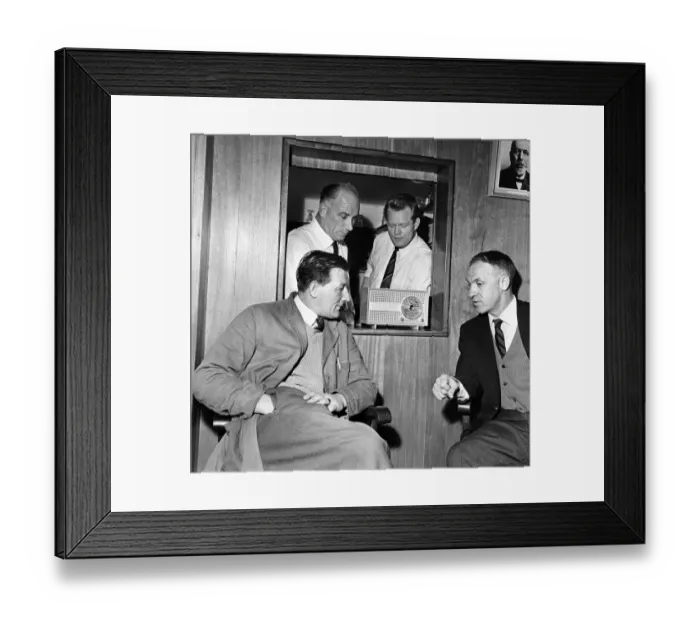 Framed Print : Liverpool manager Bill Shankly (right), trainer Bob paisley