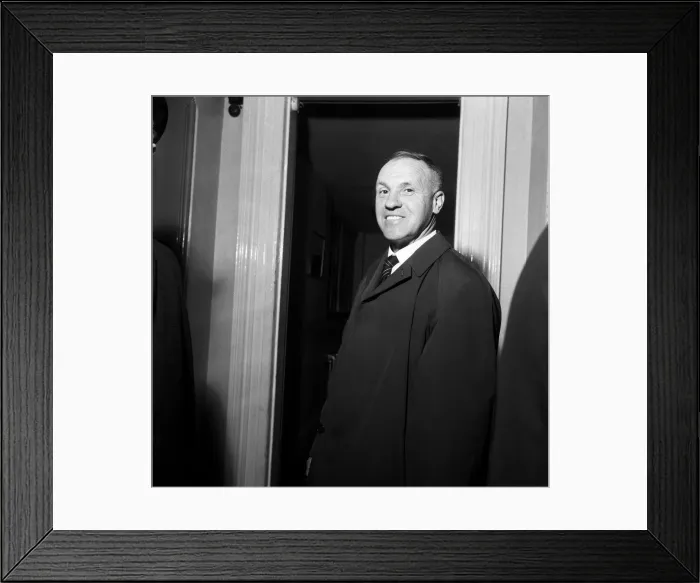 Framed Print : Liverpool manager Bill Shankly arriving at Windsor Hotel. 11th November 1964 Framed Print : Liverpool manager Bill Shankly arriving at Windsor Hotel. 11th November 1964