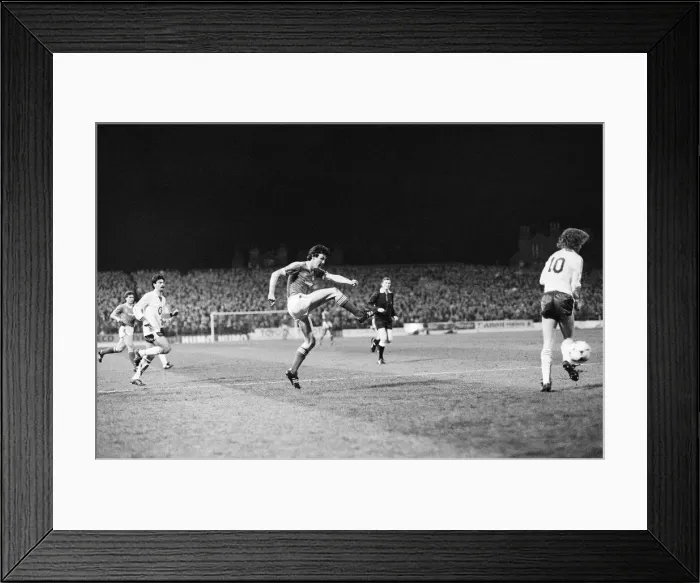 Framed Print : UEFA Cup Semi Final First Leg match at the City Ground. Nottingham Forest 2 v Framed Print : UEFA Cup Semi Final First Leg match at the City Ground. Nottingham Forest 2 v