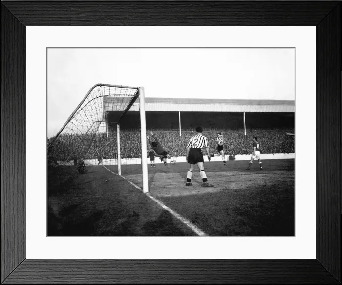 Framed Print : FA Cup Third Fourth match at the City Ground. Nottingham Forest 4 v Grimsby Town 1 Framed Print : FA Cup Third Fourth match at the City Ground. Nottingham Forest 4 v Grimsby Town 1