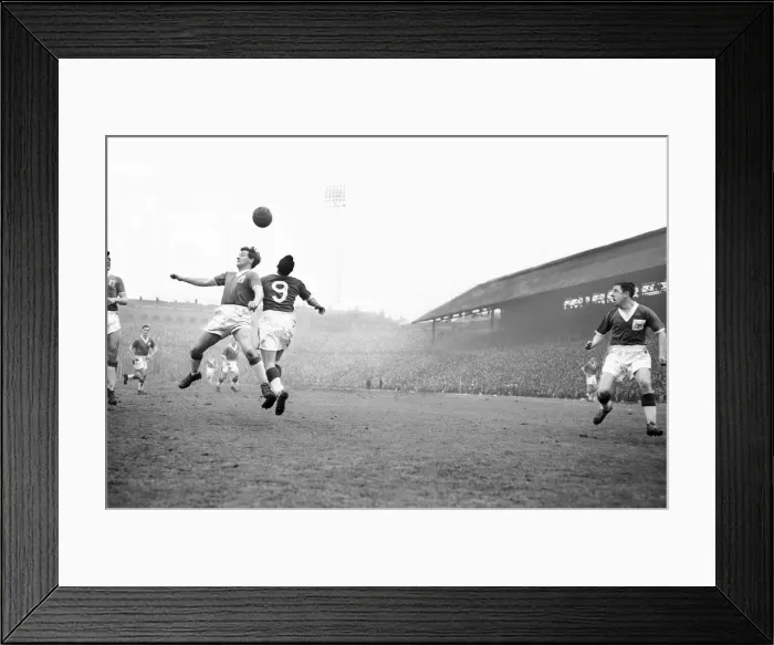 Framed Print : FA Cup Fifth Round match at the St Andrews. Birmingham City 1 v Nottingham Forest 1 Framed Print : FA Cup Fifth Round match at the St Andrews. Birmingham City 1 v Nottingham Forest 1