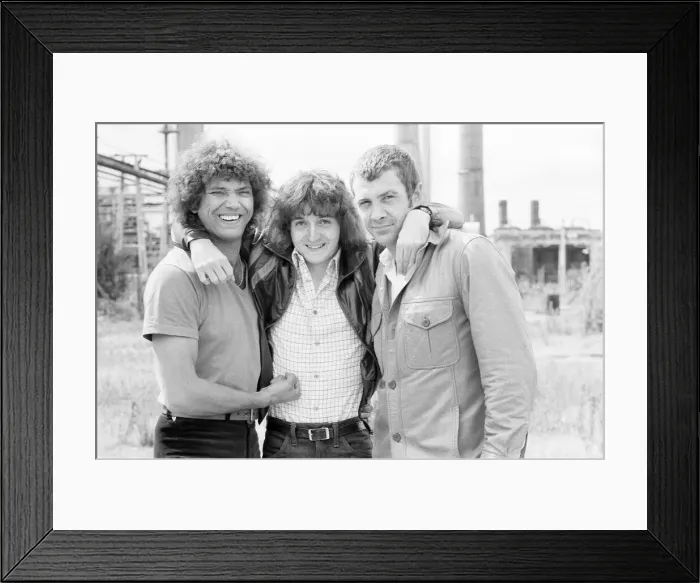 Framed Print : Stephen Lister 18 year old script writer, meets the stars of The Professionals