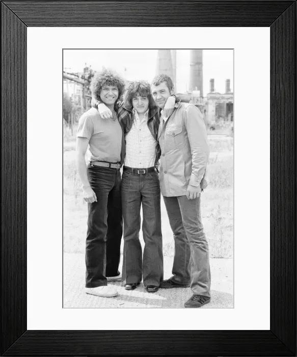 Framed Print : Stephen Lister 18 year old script writer, meets the stars of The Professionals