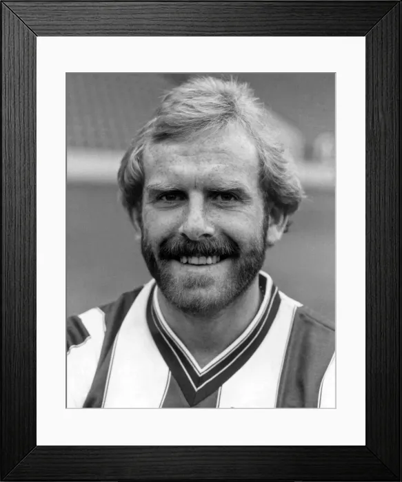 Framed Print : West Bromwich Albion player, Tony Gealish, 4th October 1984 Framed Print : West Bromwich Albion player, Tony Gealish, 4th October 1984