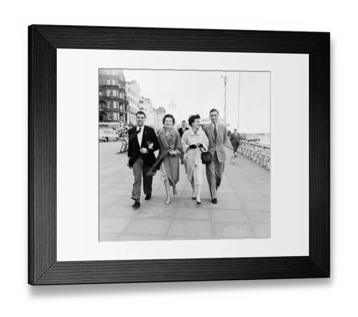 Framed Print : Nottingham Forest centre forward Tommy Wilson (left), goalkeeper Chic Thomson Framed Print : Nottingham Forest centre forward Tommy Wilson (left), goalkeeper Chic Thomson