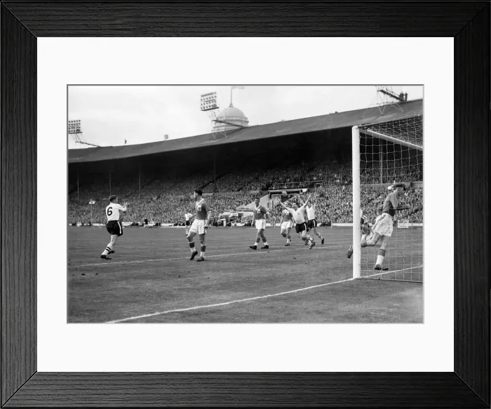 Framed Print : FA Cup Final at Wembley Stadium. Nottingham Forest 2 v 1 Luton Town 1 Framed Print : FA Cup Final at Wembley Stadium. Nottingham Forest 2 v 1 Luton Town 1
