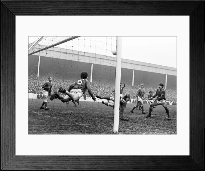 Framed Print : FA Cup Quarter Final at the City Ground. Nottingham Forest 3 v Everton 2 Framed Print : FA Cup Quarter Final at the City Ground. Nottingham Forest 3 v Everton 2