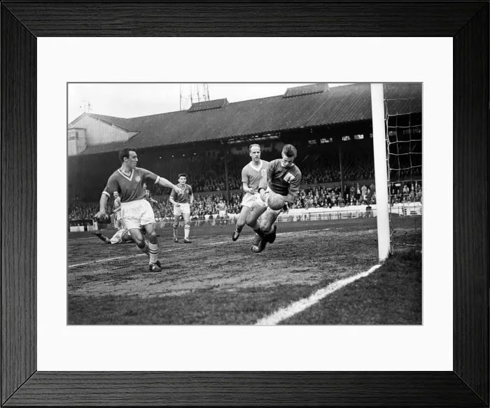 Framed Print : English League Division One match at Stamford Bridge. Chelsea 4 v Nottingham Forest 3 Framed Print : English League Division One match at Stamford Bridge. Chelsea 4 v Nottingham Forest 3