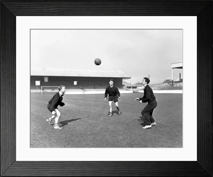 Framed Print : Nottingham Forest team training session ahead of their FA Cup Semi Final match against