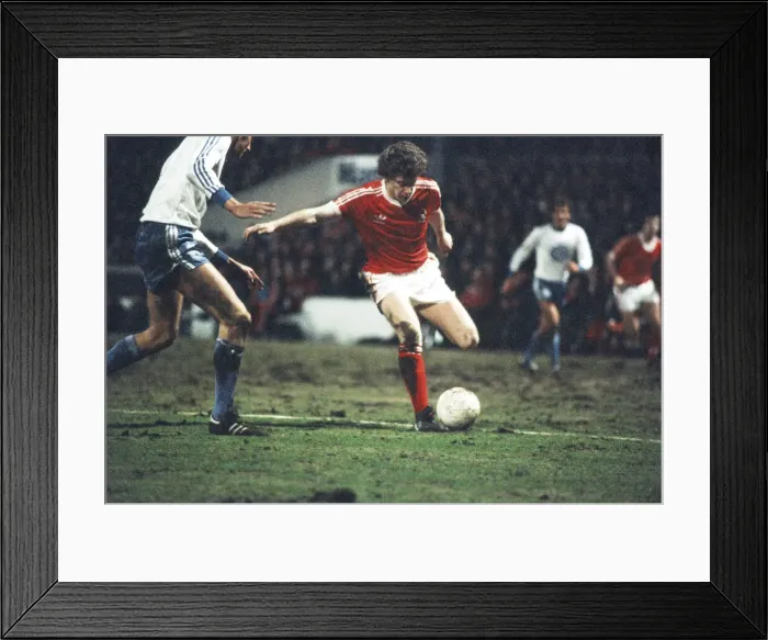 Framed Print : European Cup Quarter Final First Leg match at the City Ground Framed Print : European Cup Quarter Final First Leg match at the City Ground