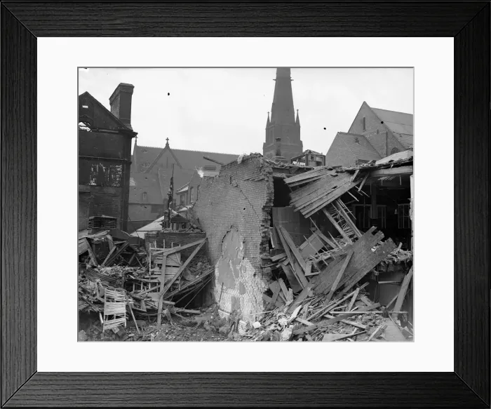 Framed Print : Air raids on Birmingham on the nights of 9th and 10th April 1941