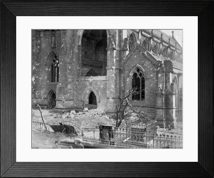 Framed Print : Exterior view of St Martins church in Birmingham during the Second World War Framed Print : Exterior view of St Martins church in Birmingham during the Second World War
