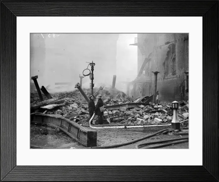 Framed Print : Air raids on Birmingham on the nights of 9th and 10th April 1941 Framed Print : Air raids on Birmingham on the nights of 9th and 10th April 1941