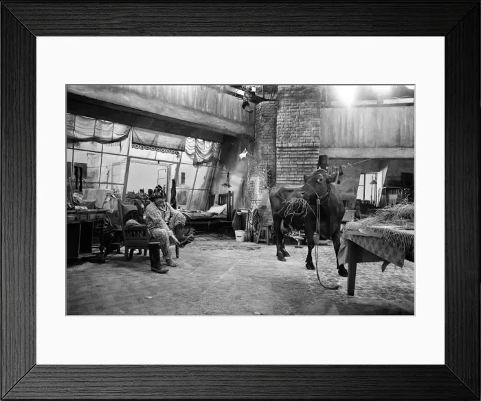 Framed Print : Tony Hancock on the set of The Rebel at Elstree. 2nd August 1960