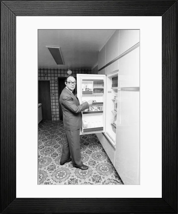 Framed Print : Comedian, Eric Morecambe, pictured at home in Harpenden, Hertfordshire, England Framed Print : Comedian, Eric Morecambe, pictured at home in Harpenden, Hertfordshire, England