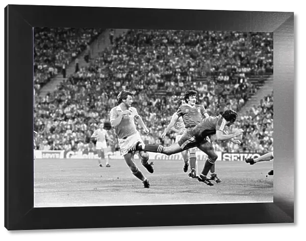 Trevor Francis scores Nottingham Forest goal 1979 European Cup Final in Olympic Stadium