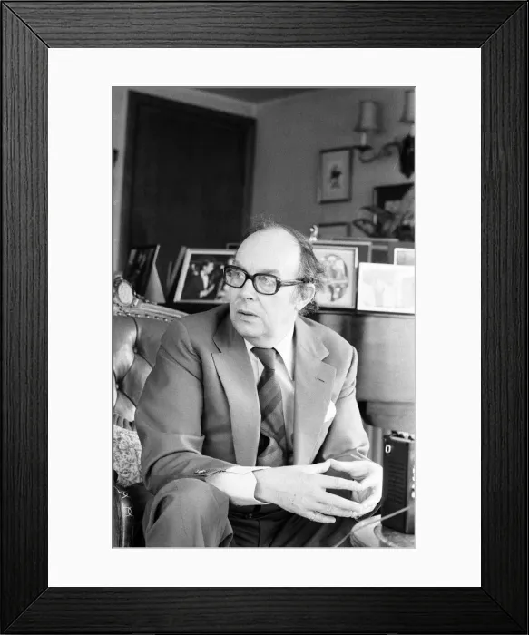 Framed Print : Comedian, Eric Morecambe, pictured at home in Harpenden, Hertfordshire, England Framed Print : Comedian, Eric Morecambe, pictured at home in Harpenden, Hertfordshire, England