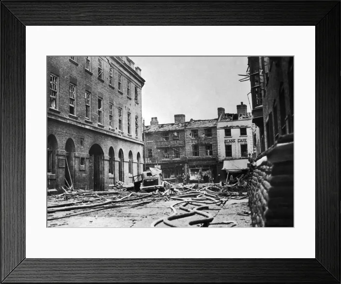 Framed Print : Air raids on Birmingham on the nights of 9th and 10th April 1941 Framed Print : Air raids on Birmingham on the nights of 9th and 10th April 1941