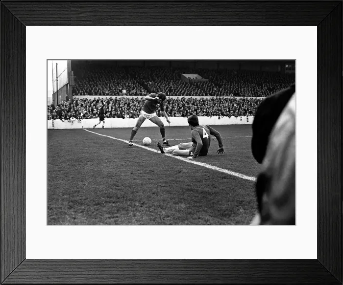 Framed Print : English League Division One match Nottingham Forest 1 v Chelsea 1 Framed Print : English League Division One match Nottingham Forest 1 v Chelsea 1