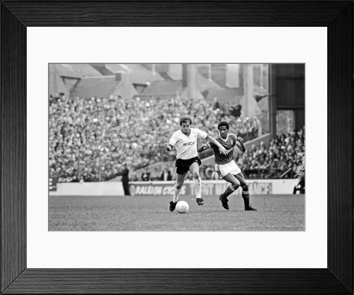Framed Print : Nottingham Forest 0 v. Liverpool 0. Division Two Football. April 1981 MF02-16-031