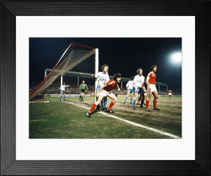 Framed Print : European Cup Quarter Final First Leg match at the City Ground Framed Print : European Cup Quarter Final First Leg match at the City Ground
