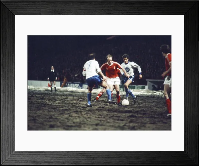Framed Print : European Cup Quarter Final First Leg match at the City Ground Framed Print : European Cup Quarter Final First Leg match at the City Ground