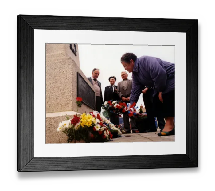 Framed Print : World War Two - Second World War - 50th Anniversary VE Day Celebrations - Pat Pearson