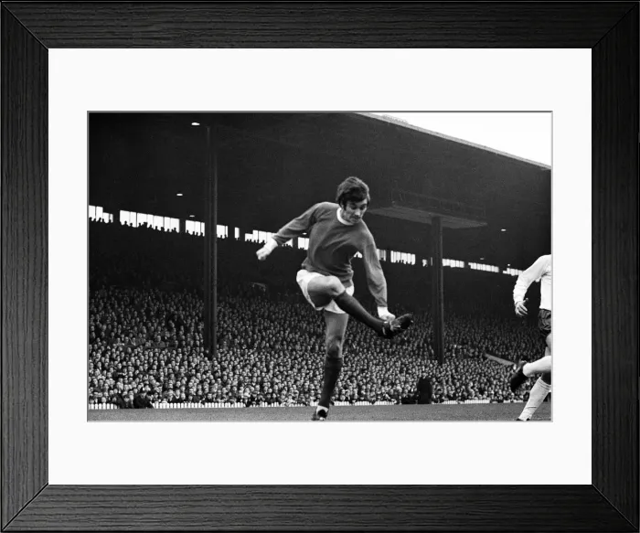 Framed Print : FA Cup Third Round match at Old Trafford. Manchester United 2 v Tottenham Hotspur 2