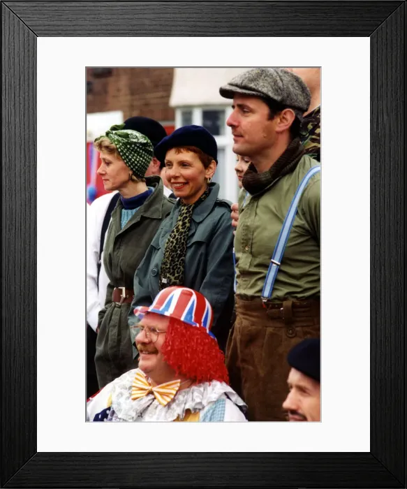 Framed Print : World War Two - Second World War - 50th Anniversary VE Day Celebrations - Residents of Framed Print : World War Two - Second World War - 50th Anniversary VE Day Celebrations - Residents of