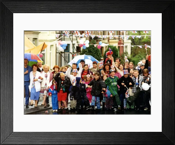 Framed Print : World War Two - Second World War - 50th Anniversary VE Day Celebrations - VE Day street