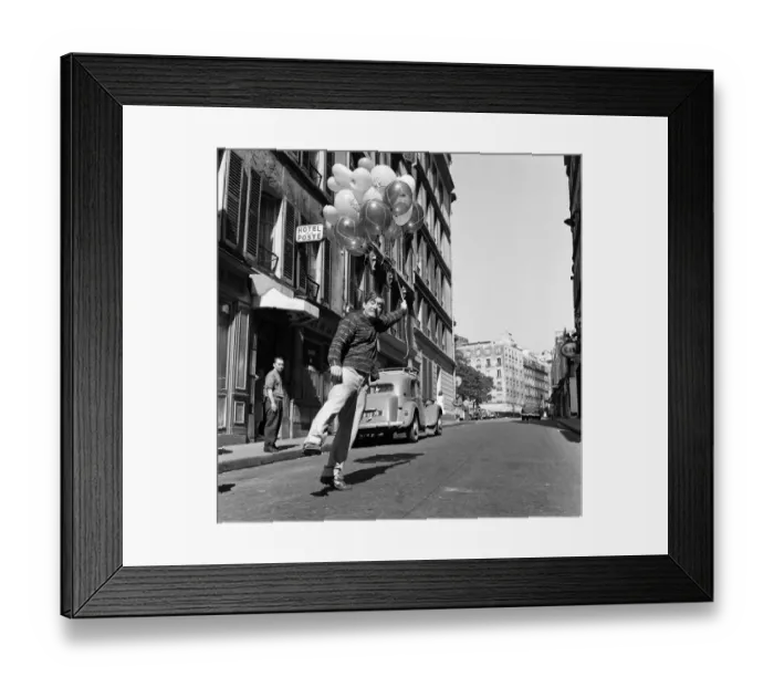 Framed Print : Tony Hancock filming The Rebel'in Paris. 11th September 1960 Framed Print : Tony Hancock filming The Rebel'in Paris. 11th September 1960