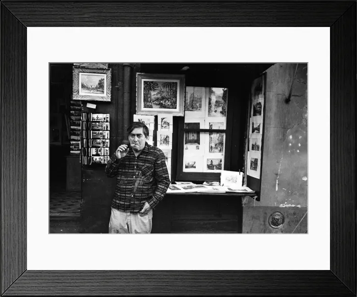 Framed Print : Tony Hancock filming The Rebel'in Paris. 11th September 1960