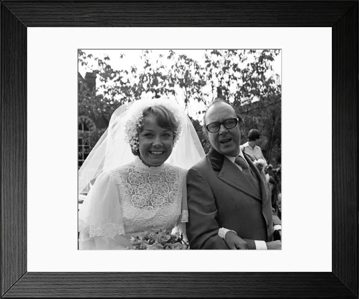 Framed Print : Wedding of Gail Morecambe, daughter of Comedian, Eric Morecambe, to Paul Jarvis