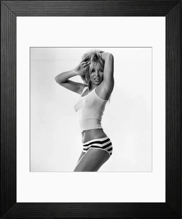 Framed Print : Susan Shaw, model and actress, November 1972 Framed Print : Susan Shaw, model and actress, November 1972