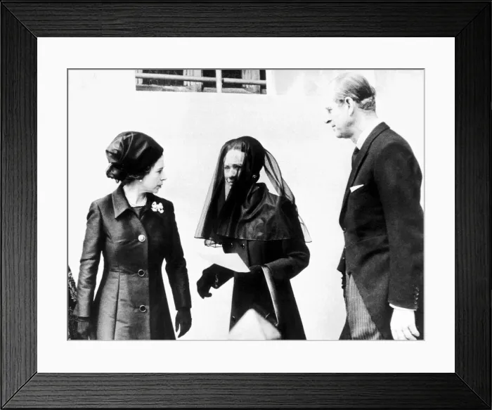 Framed Print : The Queen seen here with the Duchess of Windsor and the Duke of Edinburgh at Windsor Framed Print : The Queen seen here with the Duchess of Windsor and the Duke of Edinburgh at Windsor