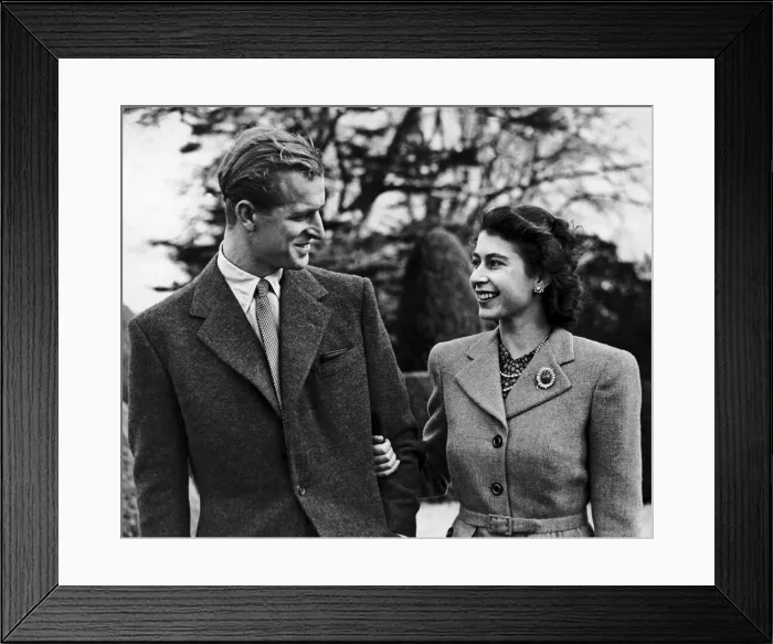 Framed Print : Princess Elizabeth (later Queen Elizabeth II) and the Duke of Edinburgh on honeymoon