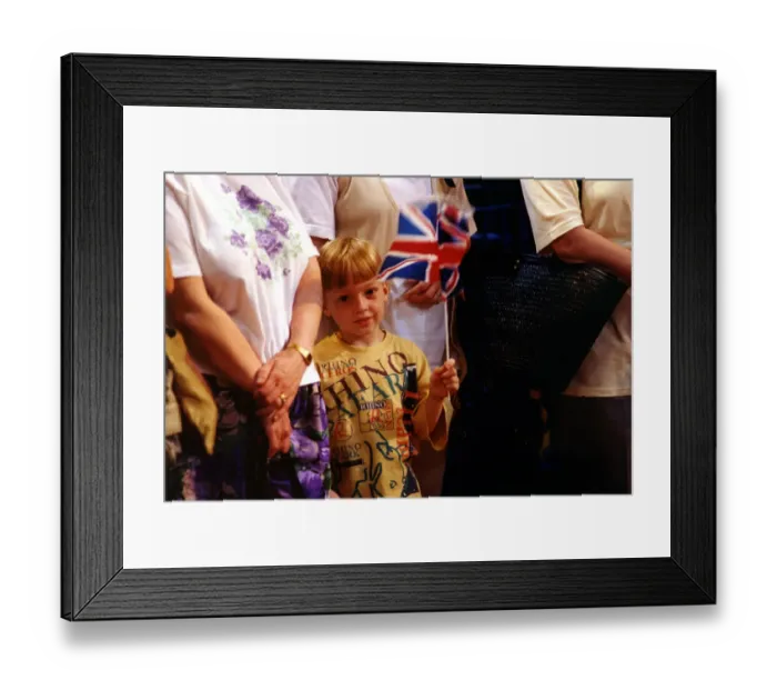 Framed Print : World War Two - Second World War - 50th Anniversary VE Day Celebrations at the Gateshead