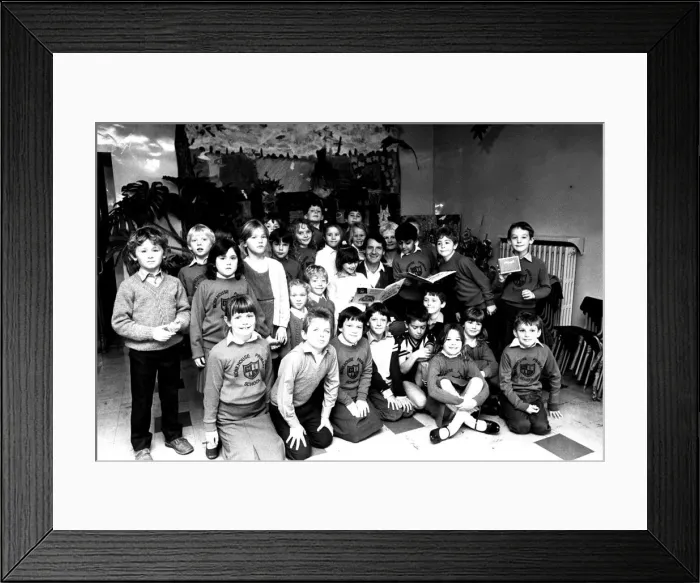 Framed Print : Actor Michael Palin pays a surprise visit to Monkhouse Primary School in North Shields to Framed Print : Actor Michael Palin pays a surprise visit to Monkhouse Primary School in North Shields to