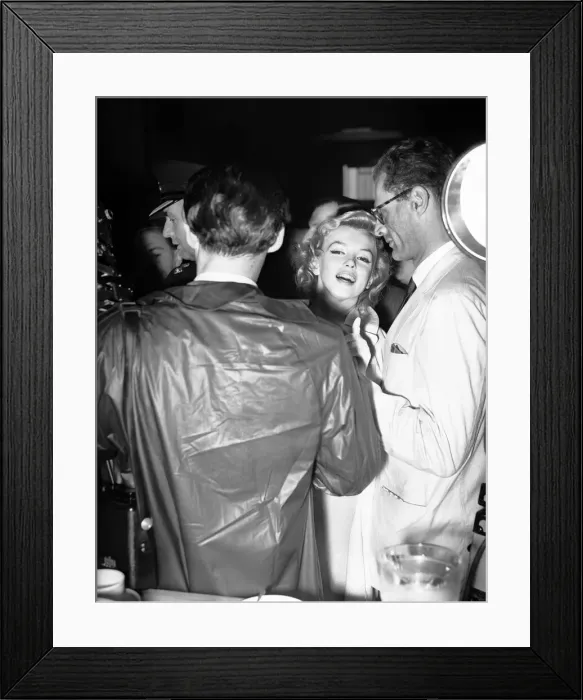 Framed Print : Marilyn Monroe, and husband, playwright Arthur Miller, in London to be Framed Print : Marilyn Monroe, and husband, playwright Arthur Miller, in London to be