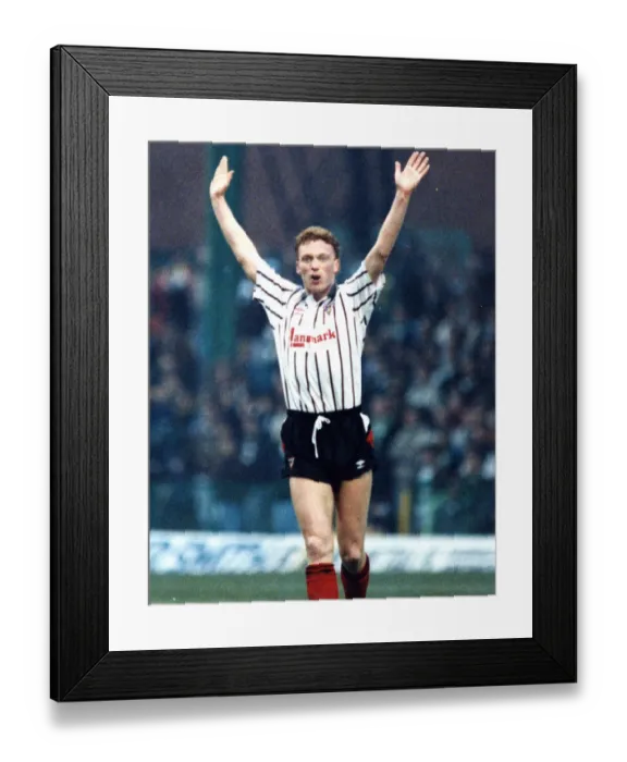 Framed Print : Celtic versus Dunfermline December 1990 sport football action DAvie Moyes Framed Print : Celtic versus Dunfermline December 1990 sport football action DAvie Moyes