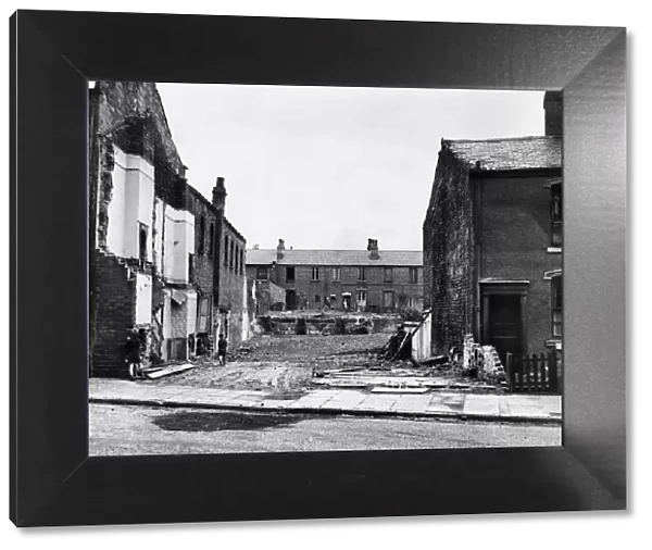 Slum housing in Ladywood, Birmingham. 16th July 1954