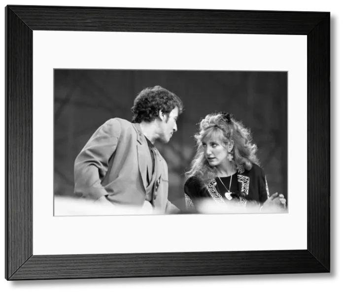 Framed Print : Bruce Springsteen and Patti Scialfa, member of Bruce Springsteens E Street Band Framed Print : Bruce Springsteen and Patti Scialfa, member of Bruce Springsteens E Street Band