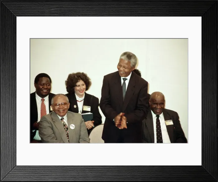 Framed Print : Nelson Mandela at the Hansdworth Leisure Centre in Handsworth, Birmingham