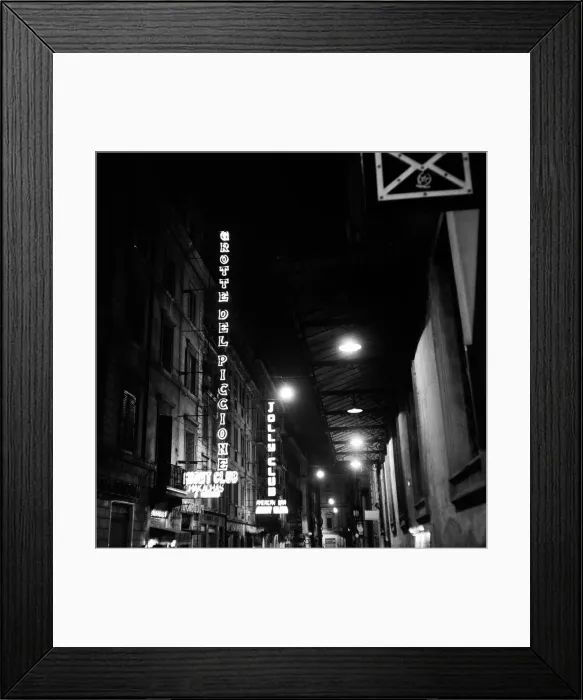 Framed Print : Exterior shots of London clubs. 13th November 1960