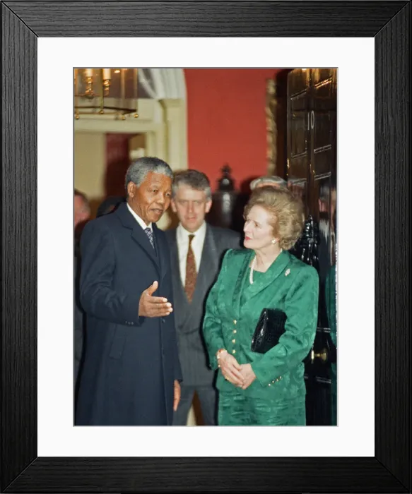 Framed Print : Nelson Mandela meets Margret Thatcher at No. 10 Downing Street. July 4, 1990 Framed Print : Nelson Mandela meets Margret Thatcher at No. 10 Downing Street. July 4, 1990
