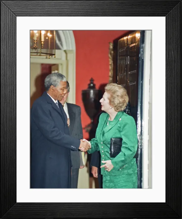 Framed Print : Nelson Mandela meets Margret Thatcher at No. 10 Downing Street. July 4, 1990 Framed Print : Nelson Mandela meets Margret Thatcher at No. 10 Downing Street. July 4, 1990