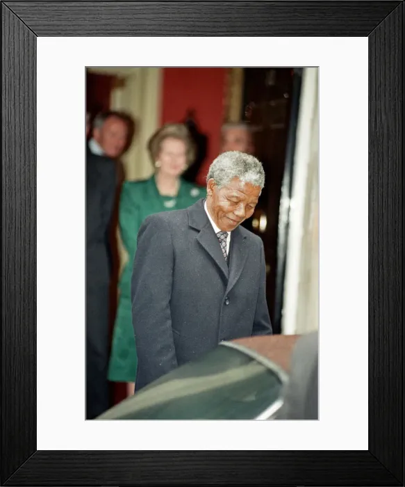 Framed Print : Nelson Mandela meets Margret Thatcher at No. 10 Downing Street. July 4, 1990 Framed Print : Nelson Mandela meets Margret Thatcher at No. 10 Downing Street. July 4, 1990