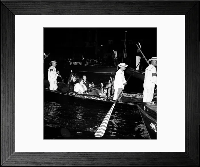 Framed Print : The Queen and The Duke of Edinburgh in Venice on a Gondola. 8th May 1961 Framed Print : The Queen and The Duke of Edinburgh in Venice on a Gondola. 8th May 1961