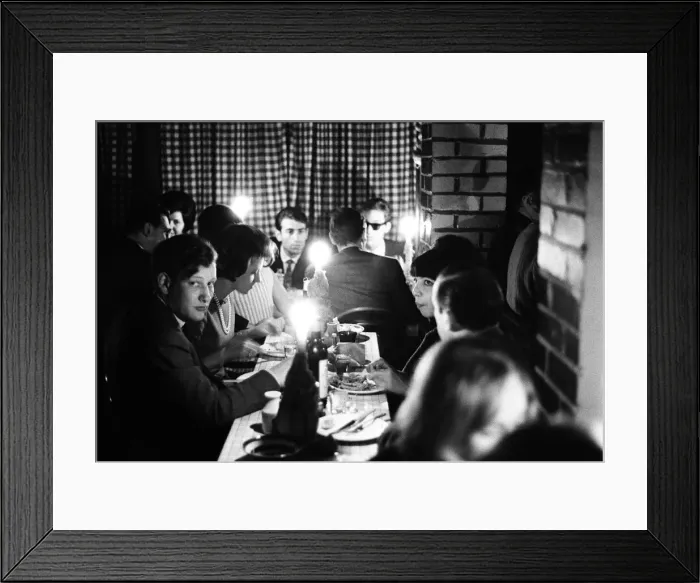 Framed Print : Diners at Bistro Vino Restaurant, South Kensington, London, 14th October 1965 Framed Print : Diners at Bistro Vino Restaurant, South Kensington, London, 14th October 1965